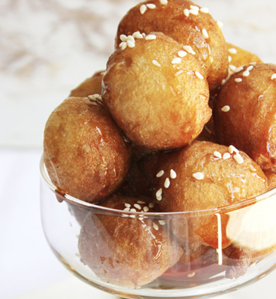 اللقيمات الإماراتية.. حلوى شهية تزين مائدة رمضان صورة رقم 5