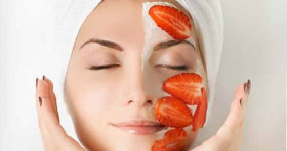 قناع الفراولة والشوكولاتة يمنح بشرتكِ إشراقاً وتوهجاً.. جربيه! صورة رقم 7