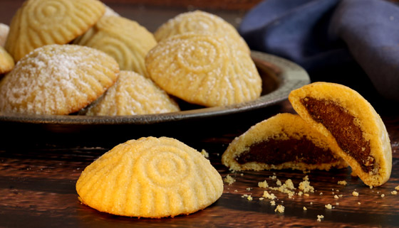 لا يكتمل العيد بدونه.. إليكم طريقة عمل معمول التمر في المنزل صورة رقم 4 لا يكتمل العيد بدونه.. إليكم طريقة عمل معمول التمر في المنزل صورة رقم 4