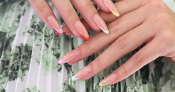 لون الأظافر الذي سنراه بكل مكان.. في ربيع 2023 صورة رقم 2
