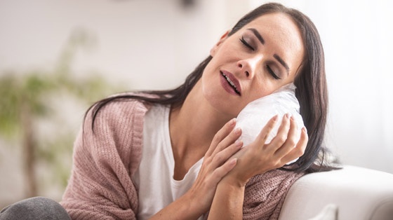 هل استخدام الثلج على البثور فعال؟ صورة رقم 1