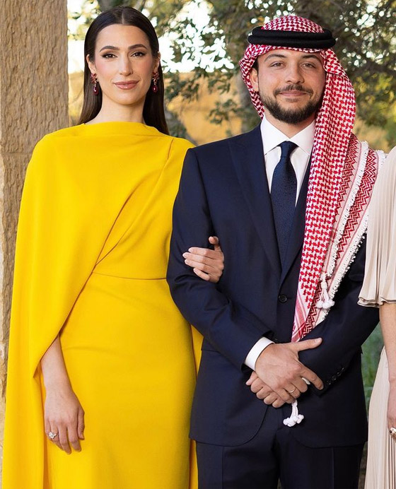 بمناسبة ميلادها.. أجمل إطلالات راقية محتشمة من وحي رجوة آل سيف صورة رقم 7