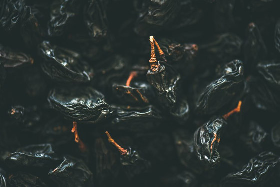 يحافظ على صحة القلب والأمعاء.. اعرف فوائد الزبيب صورة رقم 7