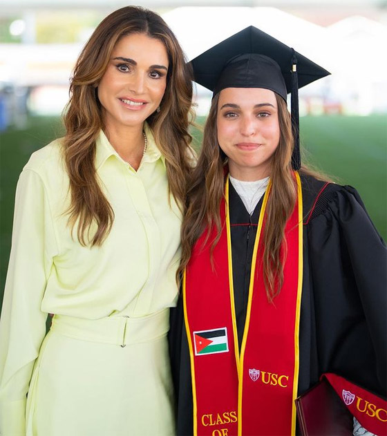 صورة رقم 4 - الأسرة الملكية الأردنية تحتفل بتخرج الأميرة سلمى بدرجة البكالوريوس صورة رقم 4 - الأسرة الملكية الأردنية تحتفل بتخرج الأميرة سلمى بدرجة البكالوريوس