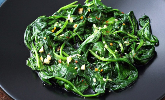 لشعرٍ أكثر كثافة.. اعتمدي هذه الأطعمة الغنية بالحديد صورة رقم 2