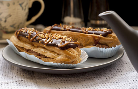 إليكم طريقة تحضير اكلير بالقهوة.. حلى فرنسي شهي وخفيف صورة رقم 1 إليكم طريقة تحضير اكلير بالقهوة.. حلى فرنسي شهي وخفيف صورة رقم 1