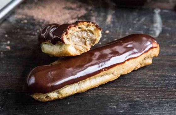 إليكم طريقة تحضير اكلير بالقهوة.. حلى فرنسي شهي وخفيف صورة رقم 4 إليكم طريقة تحضير اكلير بالقهوة.. حلى فرنسي شهي وخفيف صورة رقم 4