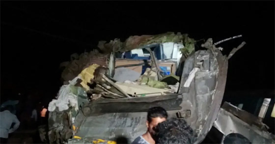 صورة رقم 6 - فيديو: اصطدامات بين 3 قطارات في الهند تخلف 288 قتيلا و900 جريحا صورة رقم 6 - فيديو: اصطدامات بين 3 قطارات في الهند تخلف 288 قتيلا و900 جريحا
