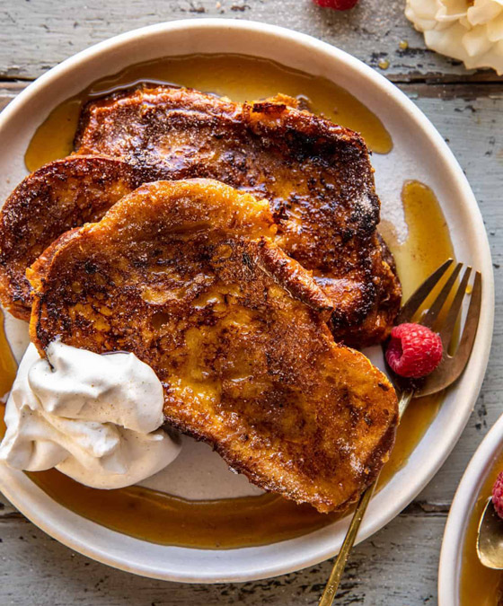 إليكم طريفة تحضير فرنش توست بالعسل والقرفة.. وجبة خفيفة طيبة صورة رقم 2 إليكم طريفة تحضير فرنش توست بالعسل والقرفة.. وجبة خفيفة طيبة صورة رقم 2