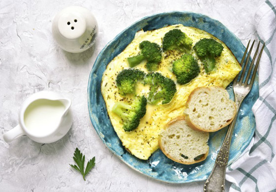 إليكم طريقة تحضير أومليت بيض وبروكلي صحي للرجيم صورة رقم 1 إليكم طريقة تحضير أومليت بيض وبروكلي صحي للرجيم صورة رقم 1