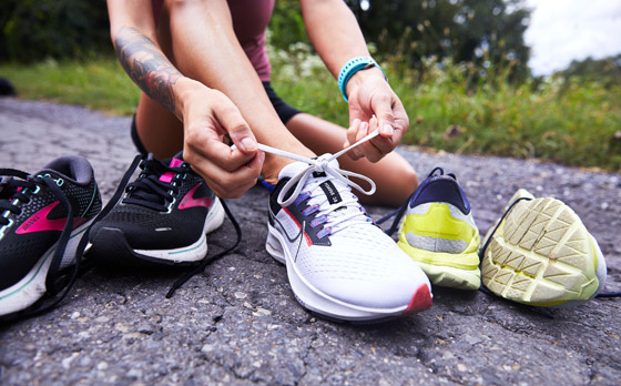 إياكم وهذه الأحذية الثلاثة.. خبير يحذر: تسبب مشاكل بالقدمين! صورة رقم 3 إياكم وهذه الأحذية الثلاثة.. خبير يحذر: تسبب مشاكل بالقدمين! صورة رقم 3