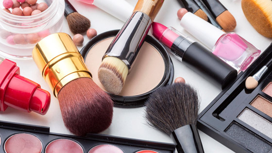 أيهما يجب تطبيقه أولاً.. المكياج البودر أم الكريمي؟ صورة رقم 2