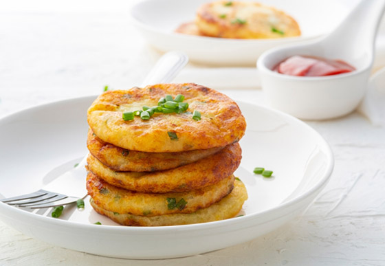 وجبة يحبها الجميع.. إليكم طريقة تحضير كيك البطاطس المهروسة الشهي صورة رقم 1 وجبة يحبها الجميع.. إليكم طريقة تحضير كيك البطاطس المهروسة الشهي صورة رقم 1