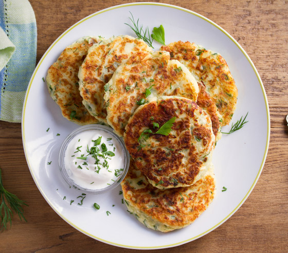 وجبة يحبها الجميع.. إليكم طريقة تحضير كيك البطاطس المهروسة الشهي صورة رقم 2 وجبة يحبها الجميع.. إليكم طريقة تحضير كيك البطاطس المهروسة الشهي صورة رقم 2