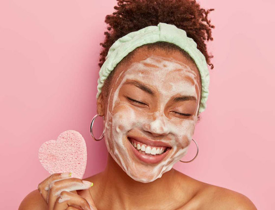 خطوات بسيطة تمنح بشرتك نضارة طبيعية في فصل الصيف صورة رقم 4 خطوات بسيطة تمنح بشرتك نضارة طبيعية في فصل الصيف صورة رقم 4