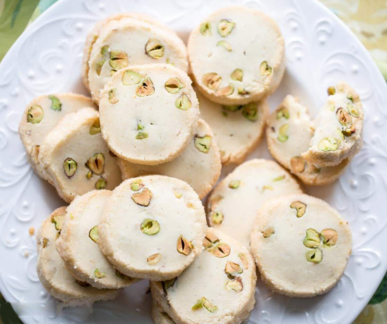 إليكم طريقة تحضير بسكويت الفستق الحلبي اللذيذ صورة رقم 7 إليكم طريقة تحضير بسكويت الفستق الحلبي اللذيذ صورة رقم 7