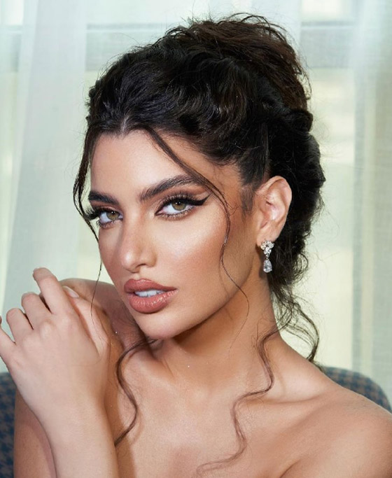 أجمل تسريحات للشعر الطويل لعيد الأضحى 2023... لإطلالة راقية صورة رقم 4