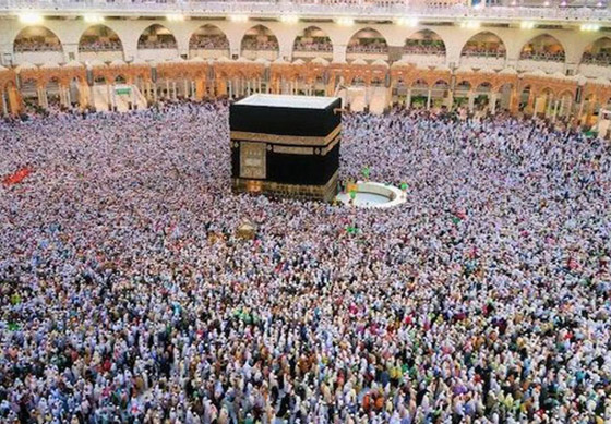 صورة رقم 8 - طبيب يوجه نصائح إلى الحجاج للوقاية من ضربات الشمس صورة رقم 8 - طبيب يوجه نصائح إلى الحجاج للوقاية من ضربات الشمس