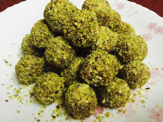 اليكم طريقة تحضير حلى كرات الفستق الحلبي لعيد الأضحى صورة رقم 2