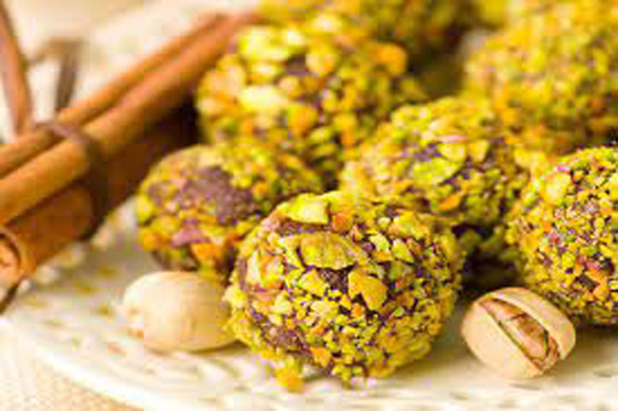 اليكم طريقة تحضير حلى كرات الفستق الحلبي لعيد الأضحى صورة رقم 3