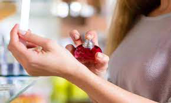 كيفية تطبيق العطر بشكل صحيح لتفوح رائحتك المميزة يوم العيد صورة رقم 6