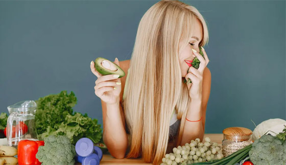 9 أطعمة تساهم في تعزيز قوة الشعر.. هل تتناولونها؟ صورة رقم 4