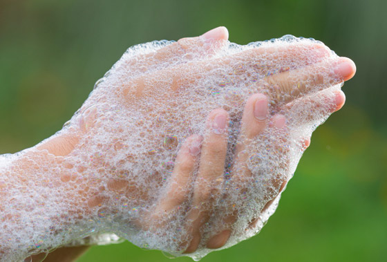 خلطات طبيعية لمنع والحد من تعرق اليدين والقدمين صورة رقم 2 خلطات طبيعية لمنع والحد من تعرق اليدين والقدمين صورة رقم 2