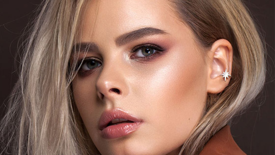 طرق تساعدك في رسم مكياجك.. والحصول على وجه منحوت صورة رقم 2