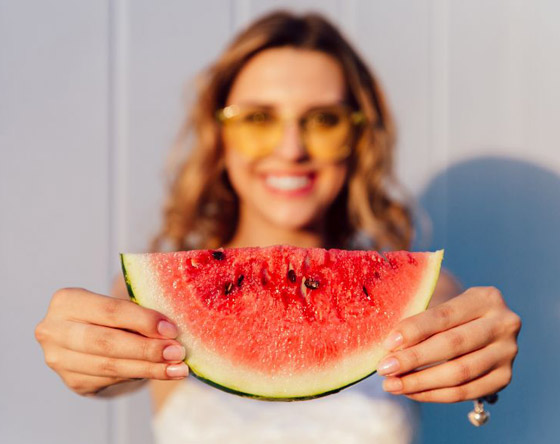 منها الآيس كريم! 11 نوعا من الأطعمة يُنصح بتجنبها خلال فصل الصيف صورة رقم 1