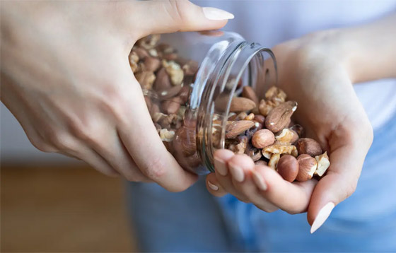 لجوع منتصف الليل.. 5 وجبات خفيفة صحية لا تُسمن صورة رقم 2