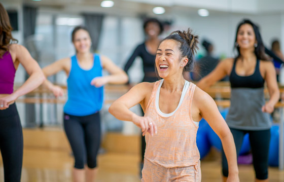 منها الجلوس الخاطئ.. عادات سيئة يجب تجنبها في هذا العمر صورة رقم 3