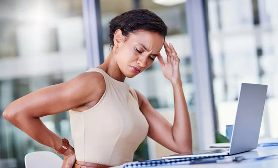 منها الجلوس الخاطئ.. عادات سيئة يجب تجنبها في هذا العمر صورة رقم 2