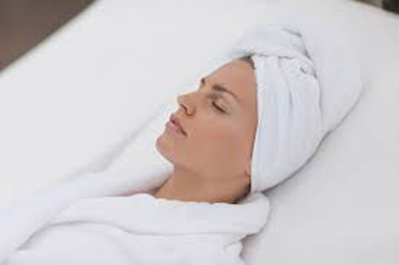 هل النوم بشعر مبلل سيئ؟ صورة رقم 4