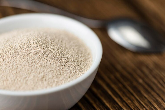 فوائد الخميرة الجمالية.. وخلطات طبيعية لشد وتبييض البشرة صورة رقم 1