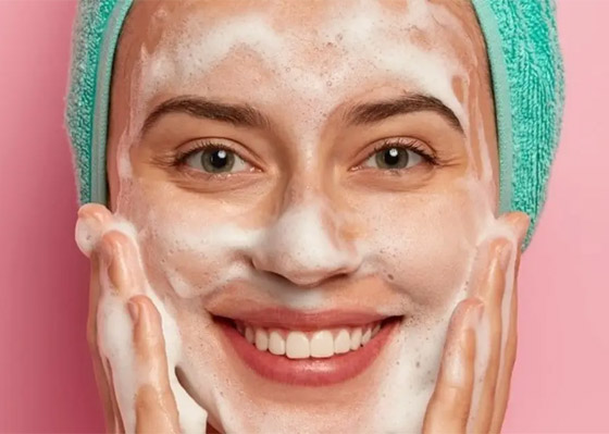 10 أسئلة تطرحونها حول اختيار أفضل مستحضر لتنظيف البشرة صورة رقم 1 10 أسئلة تطرحونها حول اختيار أفضل مستحضر لتنظيف البشرة صورة رقم 1