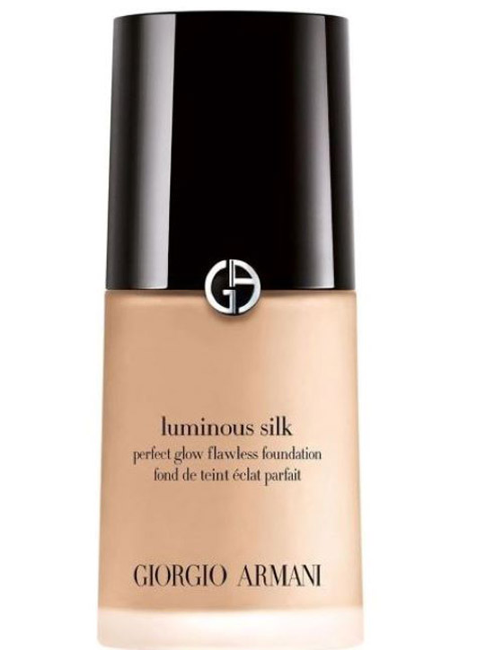 كيفية إخفاء البقع الداكنة بالمكياج مع الحفاظ على مظهر طبيعي مشرق صورة رقم 4 كيفية إخفاء البقع الداكنة بالمكياج مع الحفاظ على مظهر طبيعي مشرق صورة رقم 4