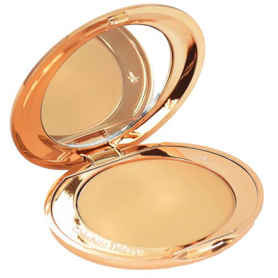 كيفية إخفاء البقع الداكنة بالمكياج مع الحفاظ على مظهر طبيعي مشرق صورة رقم 6 كيفية إخفاء البقع الداكنة بالمكياج مع الحفاظ على مظهر طبيعي مشرق صورة رقم 6