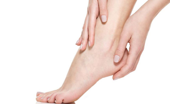 أسباب تشقق جلد القدمين لدى النساء في الصيف.. حلول وعلاجات صورة رقم 2