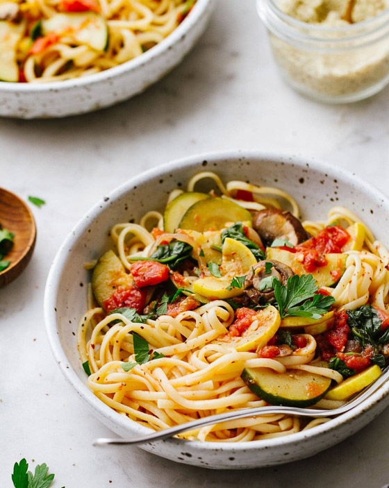 إليكم طريقة تحضير سباغيتي بالخضار صحية وشهية صورة رقم 6 إليكم طريقة تحضير سباغيتي بالخضار صحية وشهية صورة رقم 6