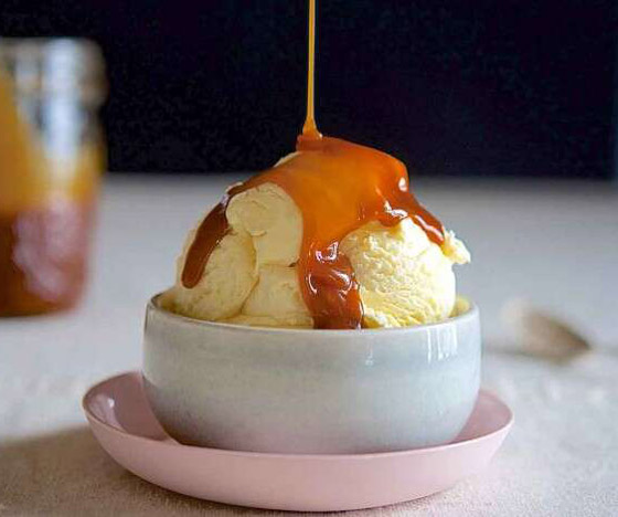 إليكم طريقة تحضير آيس كريم التمر بصوص التوفي الشهي صورة رقم 6 إليكم طريقة تحضير آيس كريم التمر بصوص التوفي الشهي صورة رقم 6