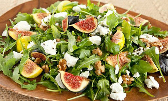 اليكم طريقة تحضير سلطة الجرجير بالتين والتمر صورة رقم 1