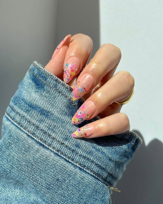 ألوان أظافر تناسب كل عروس.. 