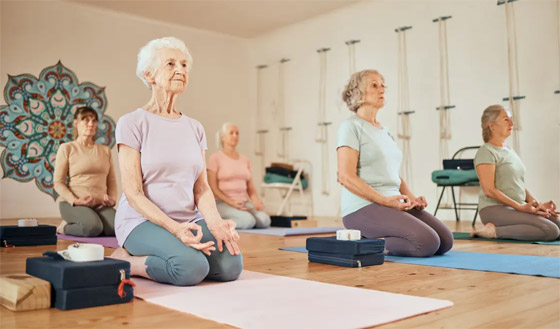 بينها اتباع نظام البحر المتوسط الغذائي.. 6 عادات بسيطة تطيل العمر صورة رقم 2