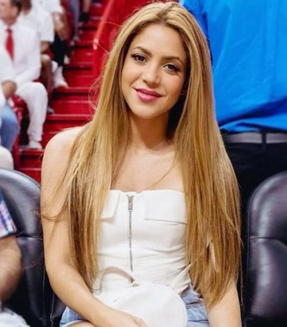 صورة رقم 4 - فيديو شاكيرا تفاجئ الجميع! تغني صورة رقم 4 - فيديو شاكيرا تفاجئ الجميع! تغني