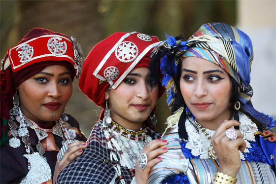 صورة رقم 2 - يوم الجمال العالمي: صور جمال الأزياء الوطنية بدول العالم بينها ليبيا وفلسطين صورة رقم 2 - يوم الجمال العالمي: صور جمال الأزياء الوطنية بدول العالم بينها ليبيا وفلسطين