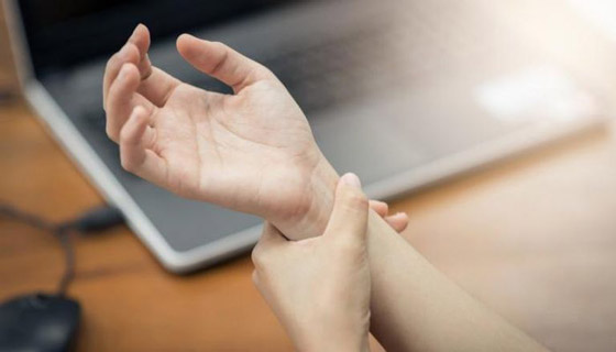 صورة رقم 1 - أطعمة مضادة للالتهابات لتخفيف آلام المفاصل.. أبرزها الخضراوات الورقية صورة رقم 1 - أطعمة مضادة للالتهابات لتخفيف آلام المفاصل.. أبرزها الخضراوات الورقية