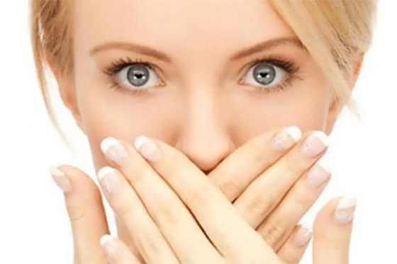 صورة رقم 3 - نتيجته مضمونة.. تناول هذا الطعام للتخلص من رائحة الثوم الكريهة صورة رقم 3 - نتيجته مضمونة.. تناول هذا الطعام للتخلص من رائحة الثوم الكريهة