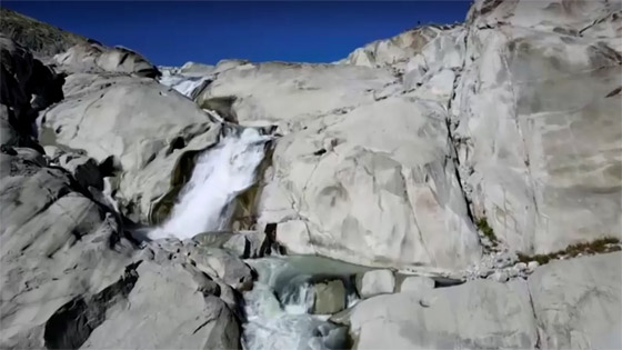 صورة رقم 4 - بالصور: مناظر طبيعية جديدة مع اختفاء أنهار جبال الألب الجليدية صورة رقم 4 - بالصور: مناظر طبيعية جديدة مع اختفاء أنهار جبال الألب الجليدية