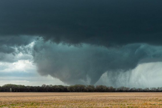 صورة رقم 13 - شابة كويتية تطارد العواصف وترصد صورا مذهلة للأحداث المناخية القاسية صورة رقم 13 - شابة كويتية تطارد العواصف وترصد صورا مذهلة للأحداث المناخية القاسية