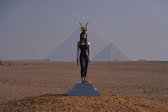 صورة رقم 3 - تطل على أهرامات الجيزة.. أشهر معالم مصر تستضيف أعمالا فنية مذهلة صورة رقم 3 - تطل على أهرامات الجيزة.. أشهر معالم مصر تستضيف أعمالا فنية مذهلة